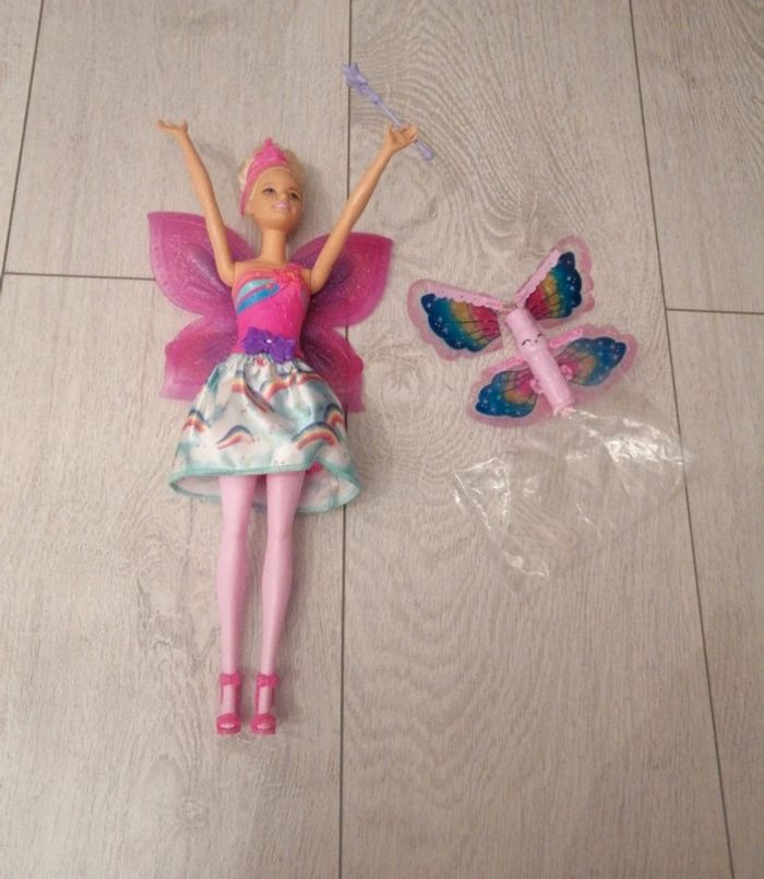Barbie dreamtopia fée papillon