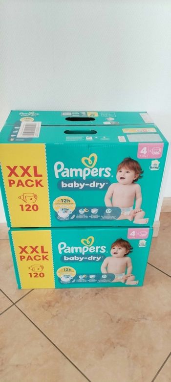 240 couches Pampers Baby Dry Taille 4