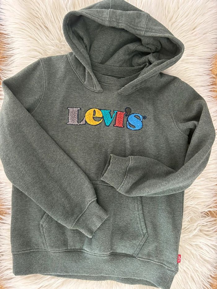 Garçon 👦🏻 Sweat a capuche levi’s kaki taille 8 ans