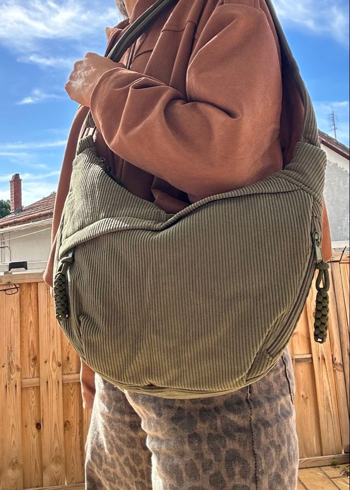 Sac à main kaki velours côtelé
