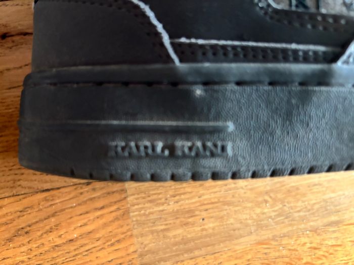 Baskets cuir grises 44 très bon état  Karl Kanu