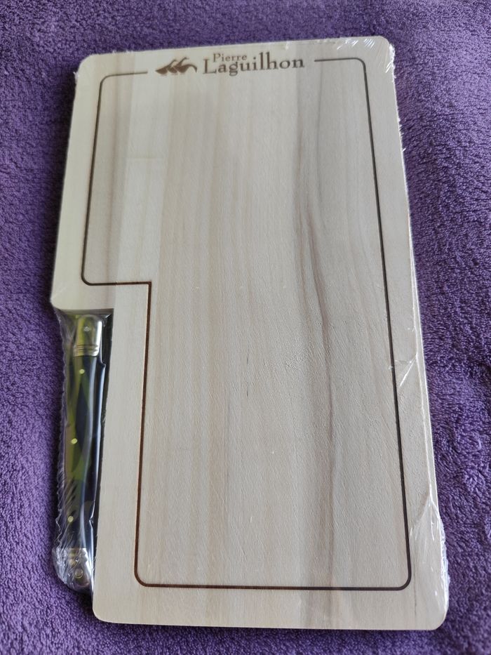 Couteau et planche à découper saucisson en bois laguilhon