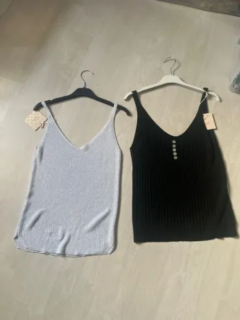 Lot de 2 débardeurs tendance – Pailleté argent & Noir côtelé
