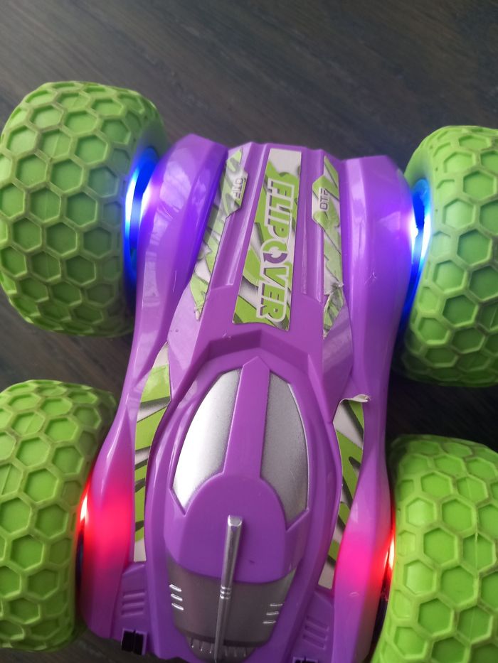 Voiture télécommandé - photo numéro 6