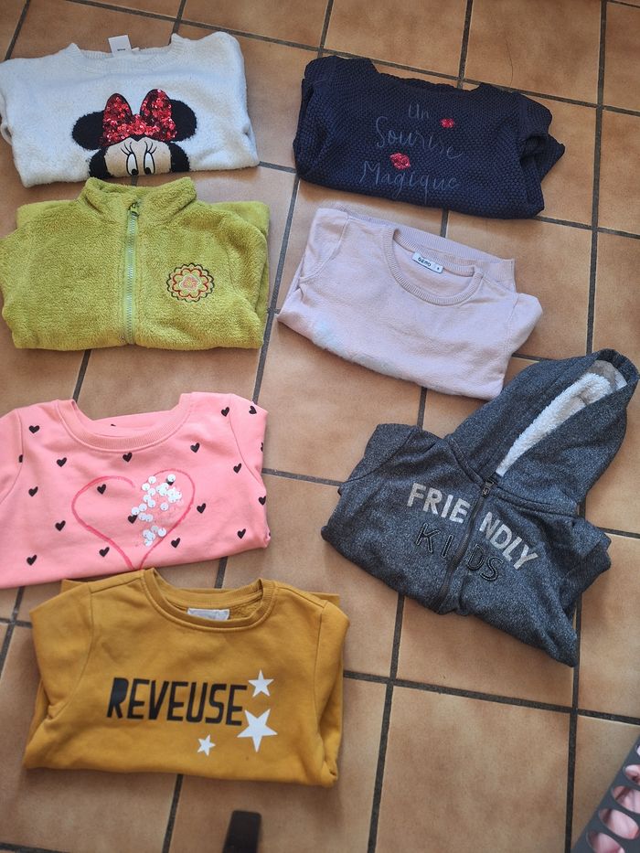 Lot vêtement fille 5 ans - photo numéro 2