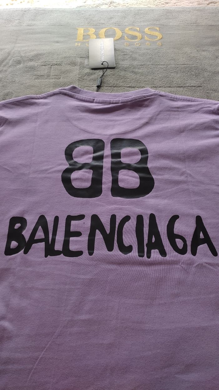 T-shirt Balenciaga taille S - photo numéro 4