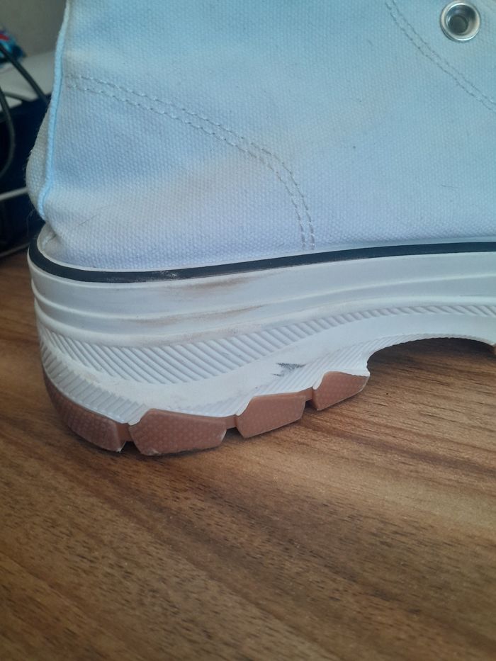 Chaussures blanches - photo numéro 5