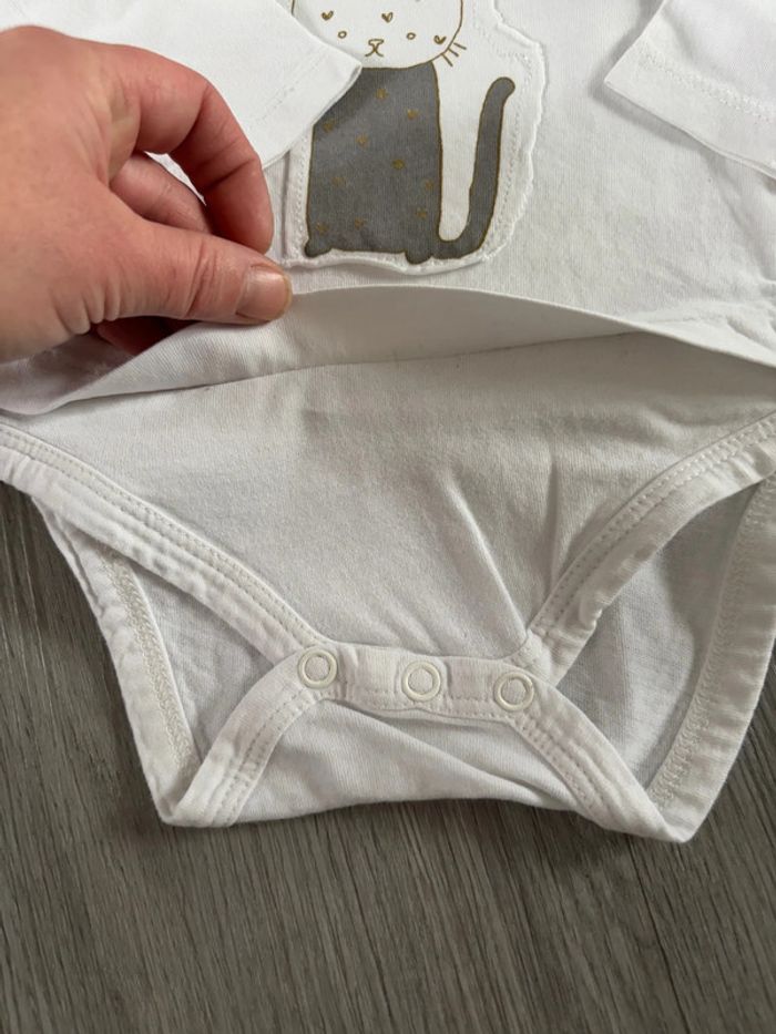 Lot de 2 tee shirt body intégré taille 3 mois - photo numéro 4