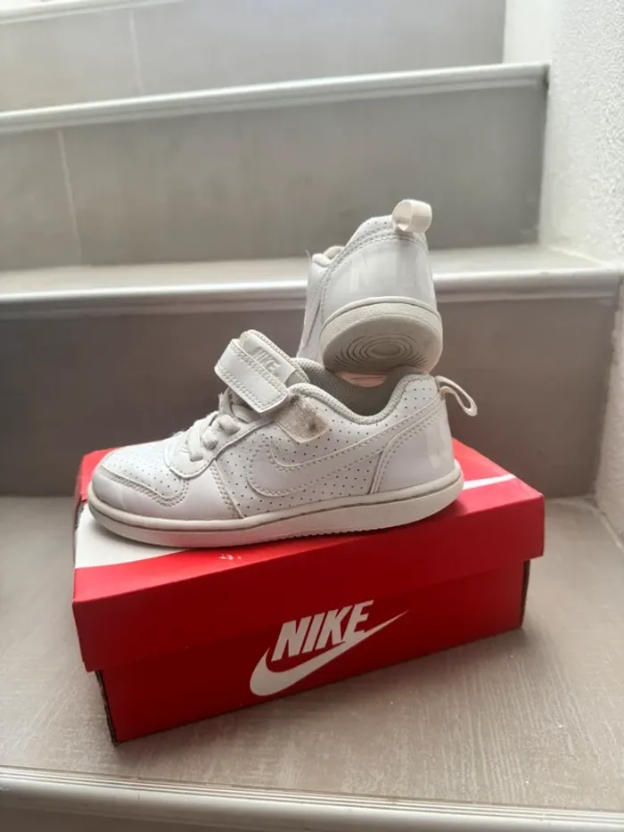 Chaussures Nike Court Borough Low SL PSV – Pointure 27,5 – Très bon état - photo numéro 2