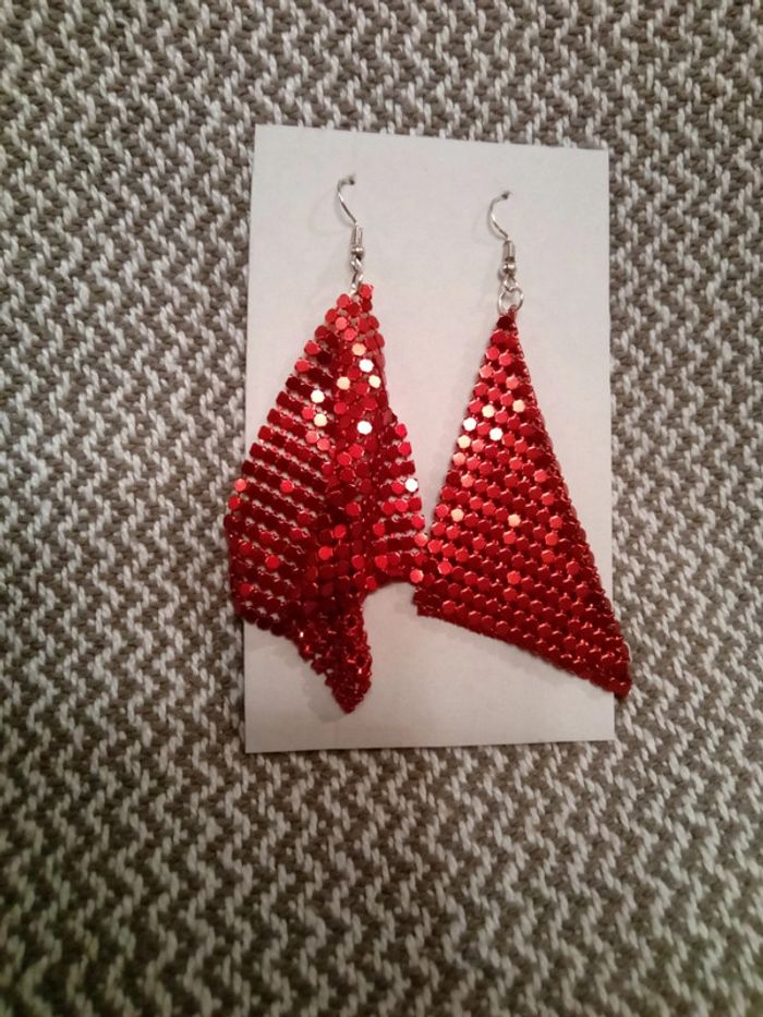 Boucles d'oreilles résilles rouges - photo numéro 5