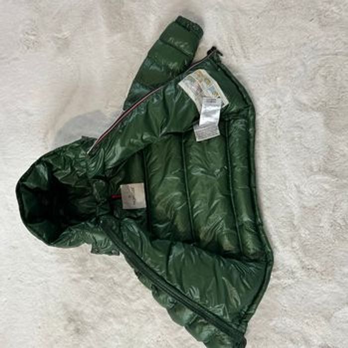 Doudoune Moncler kaki enfant (taille 104 / 4 ans) - photo numéro 2