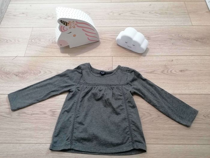 Tee shirt manches longues gris anthracite Kiabi 3 ans #espanolitinafille3ans