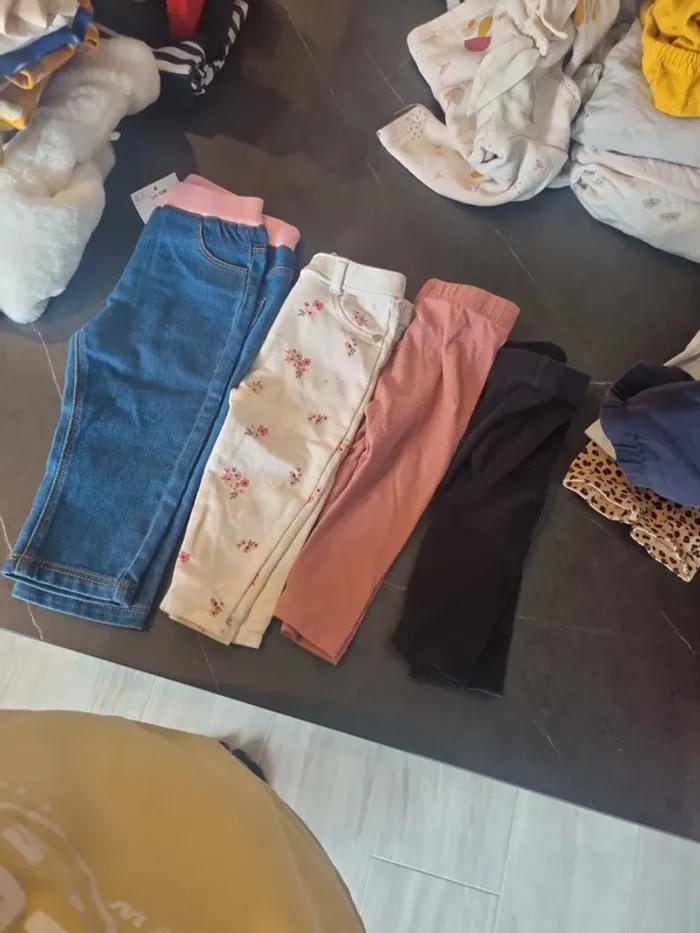 Lot 4 leggings 12 mois