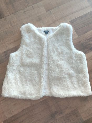 Gilet sans manche moumoute taille 5 ans taille comme un 5/6 ans
