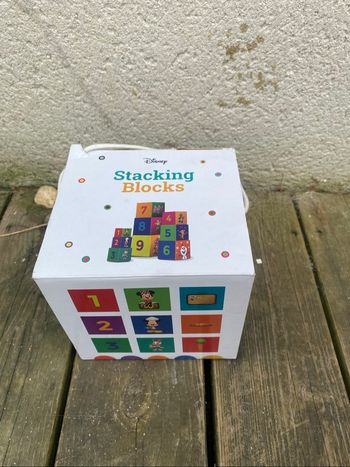 Cube à empiler