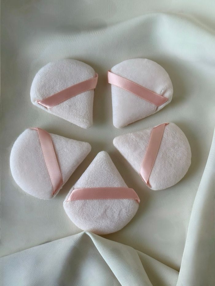 Lot de 5 houppettes velours roses ASOS - Powder Puff triangulaires & rondes - Neuf - photo numéro 2