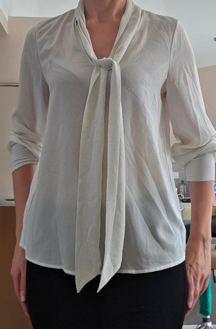 Blouse lavallière