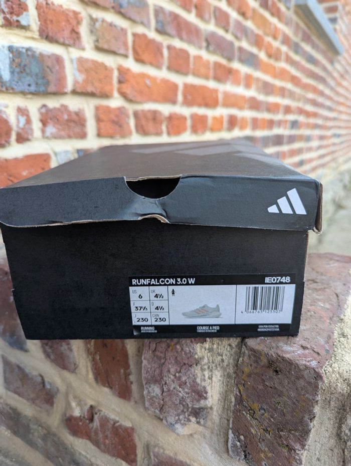 Basket running Adidas - Taille 37/5 - Neuf avec étiquette - photo numéro 6