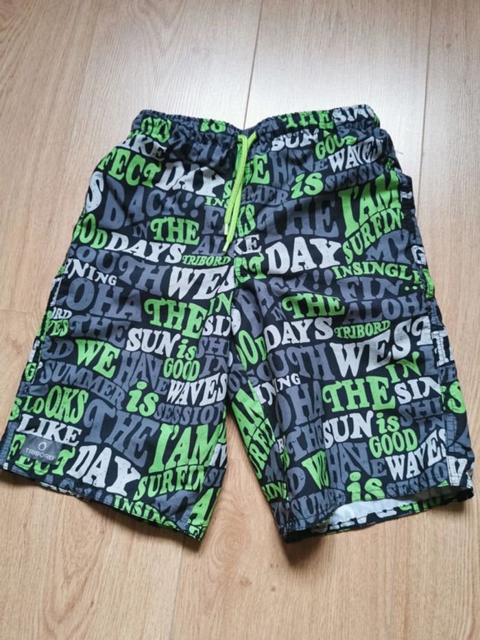 Short, short de bain vert et gris 10ans