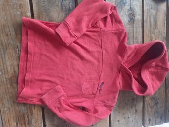 Pull 4 ans tape a l'oeil