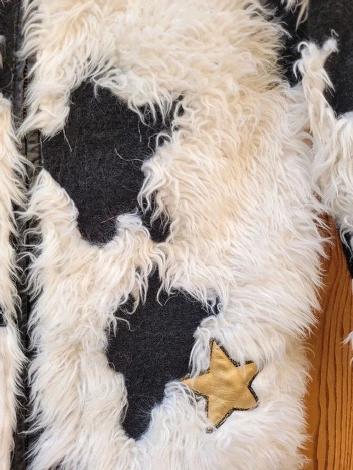 Superbe manteau IKKS en "poils" blanc 🌟 , cœurs et étoiles, 10 ans - photo numéro 6