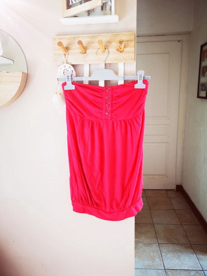 Bustier top sans bretelles avec 4 boutons sur le devant