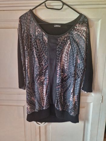 Tunique noire imprimée devant manches 3/4