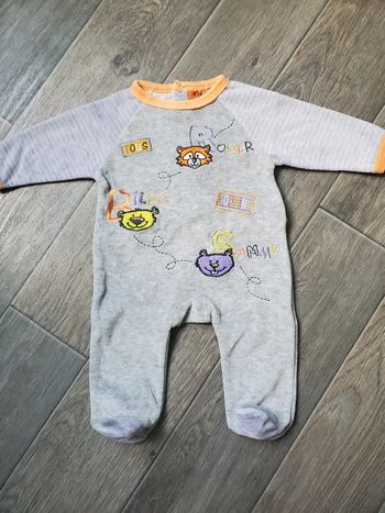 Pyjama velours taille 1 mois bon état