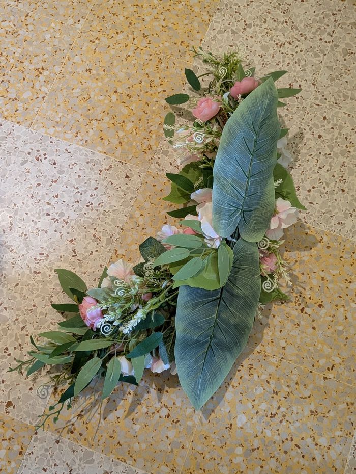 Déco fausses fleurs neuves mariage - photo numéro 4