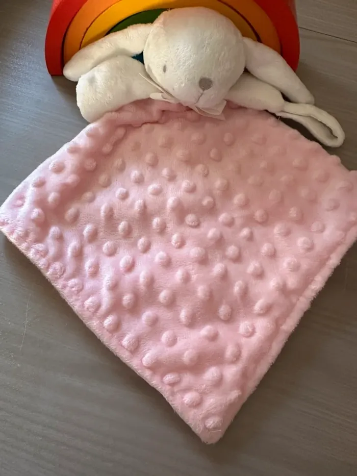 Doudou Lapin Rose avec Accroche Tétine - photo numéro 3