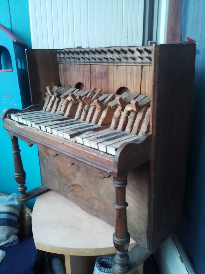 Ancien piano pour enfants de 1870 - photo numéro 2