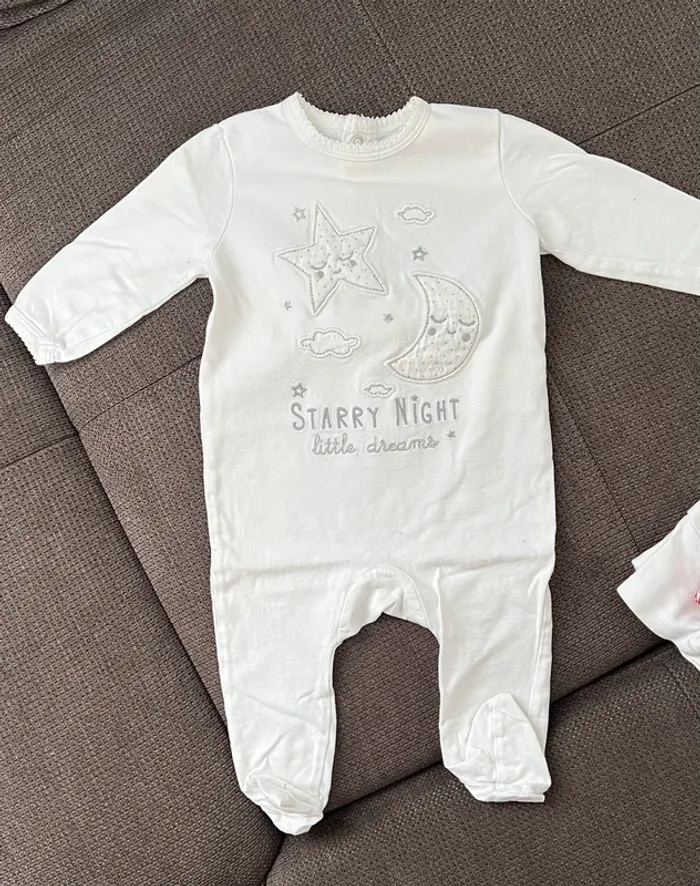 Lot de vêtements été fille 6 mois - photo numéro 3