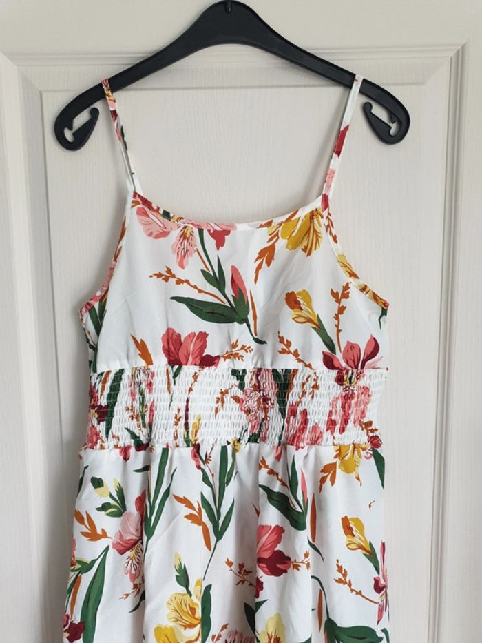 Robe neuve t.u. - photo numéro 2