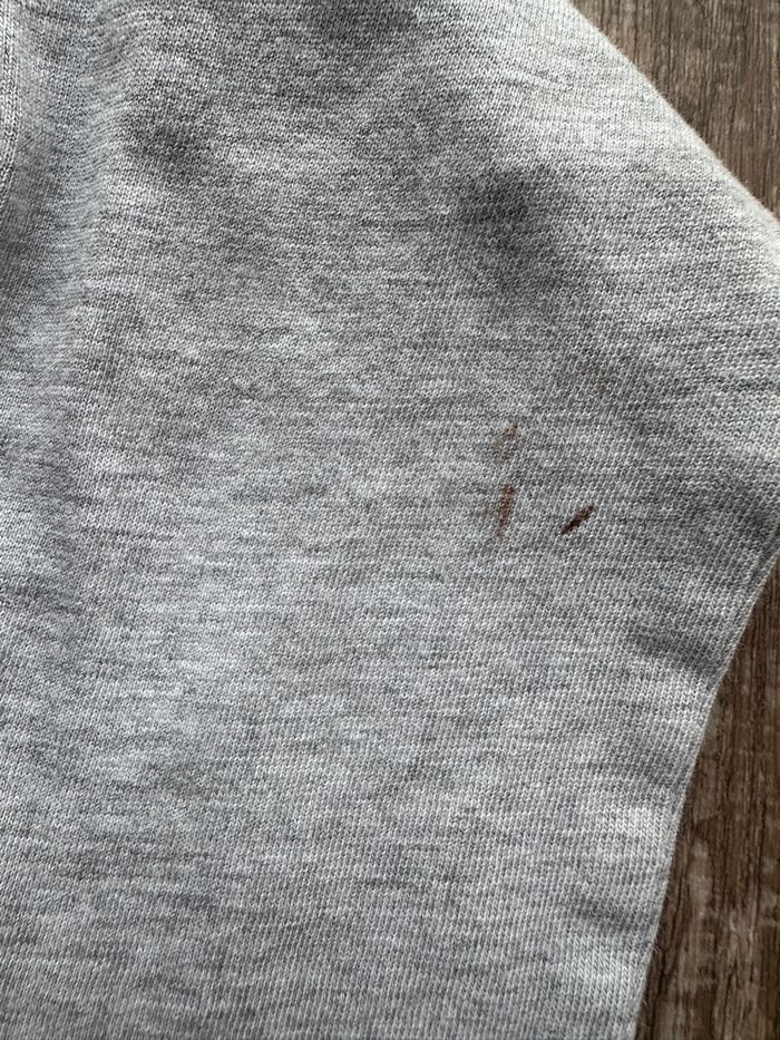 - Haut ML Vertbaudet - 8 ans - Bon état, petite tache - photo numéro 2