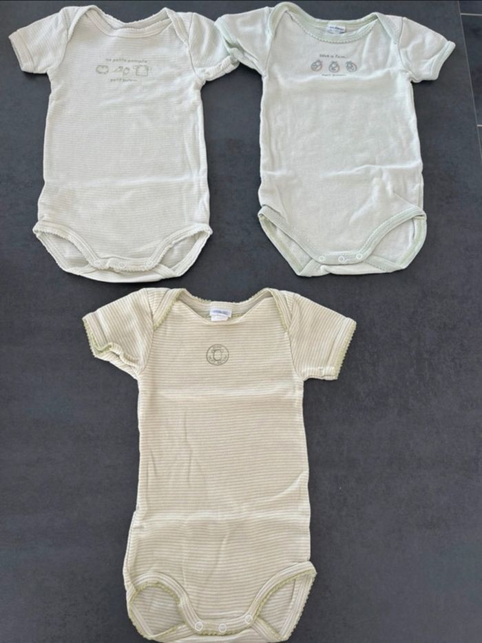 3 bodies petit bateau 6 mois - photo numéro 1