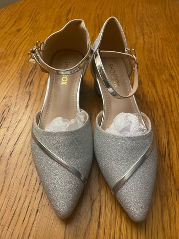 Escarpins neuf pointure 38