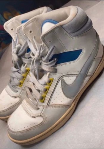 Basket Nike blanc et gris delta lite mid (montante) 40