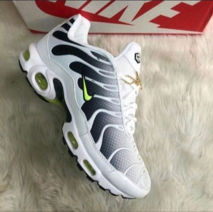 Nike tn blanche gris noir vert 37 - photo numéro 2