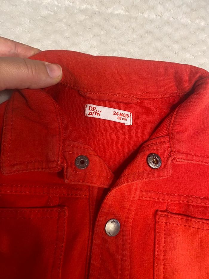 Très belle veste rouge 2 ans - photo numéro 2