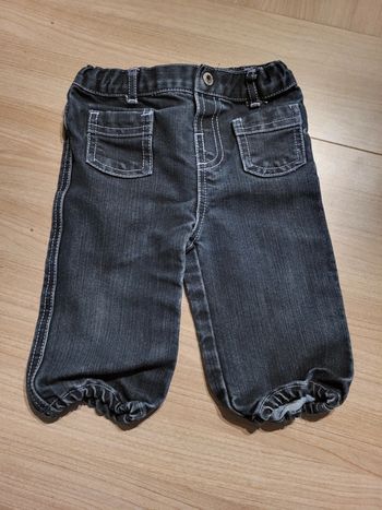 Jeans taille 9 mois (71 cm)