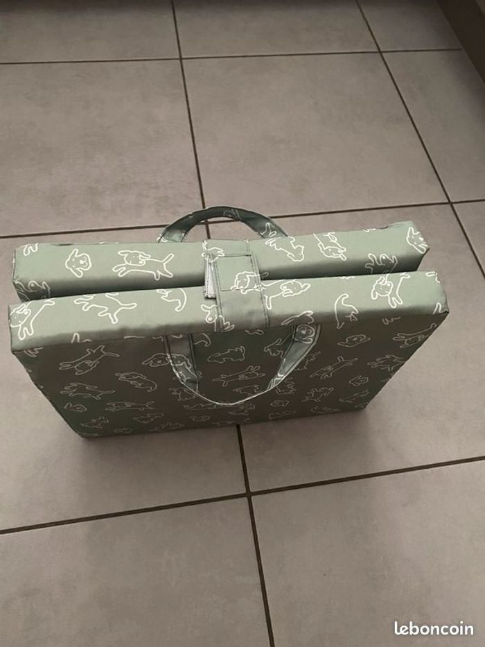Panier/ pouf de voyage chien