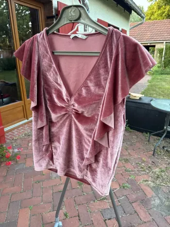 Joli haut en velours stradivarius taille M