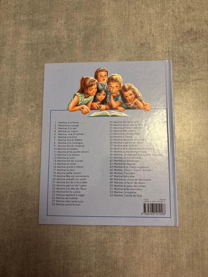 Livre Martine, fait du camping - photo numéro 3