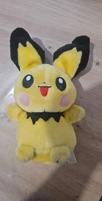 Peluche pokemon pichu
