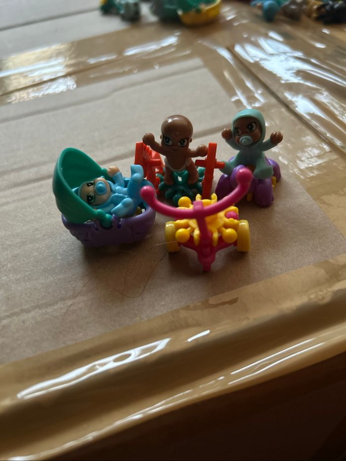 Figurine bébé kinder magimix avec leurs accessoires - photo numéro 2