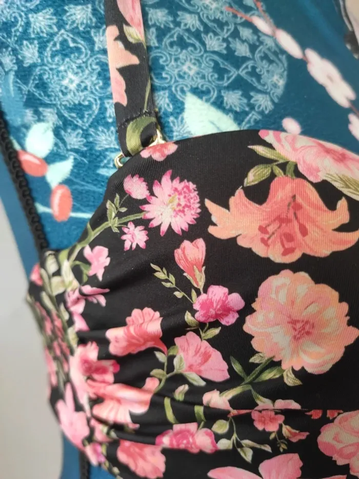 Maillot bustier fleuri H&M - Drop ça sent bon les vacances - photo numéro 2