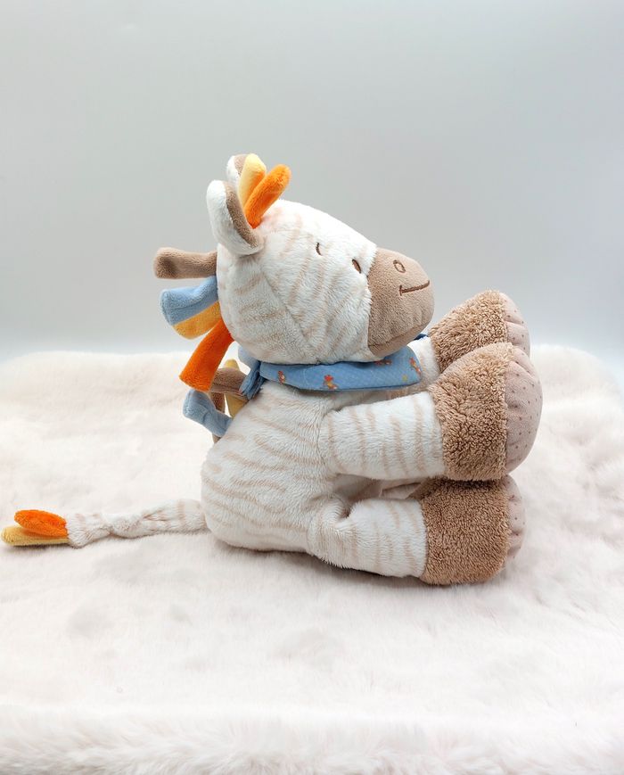 Peluche doudou zèbre blanc bleu rayé beige Arthur et Louis NATTOU bandana cheval - photo numéro 4