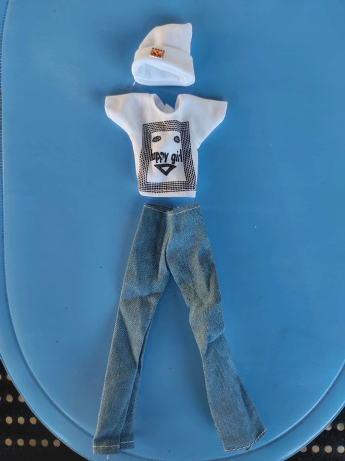 Vêtements de poupée