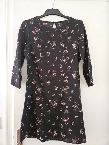 Robe fluide noire à fleurs