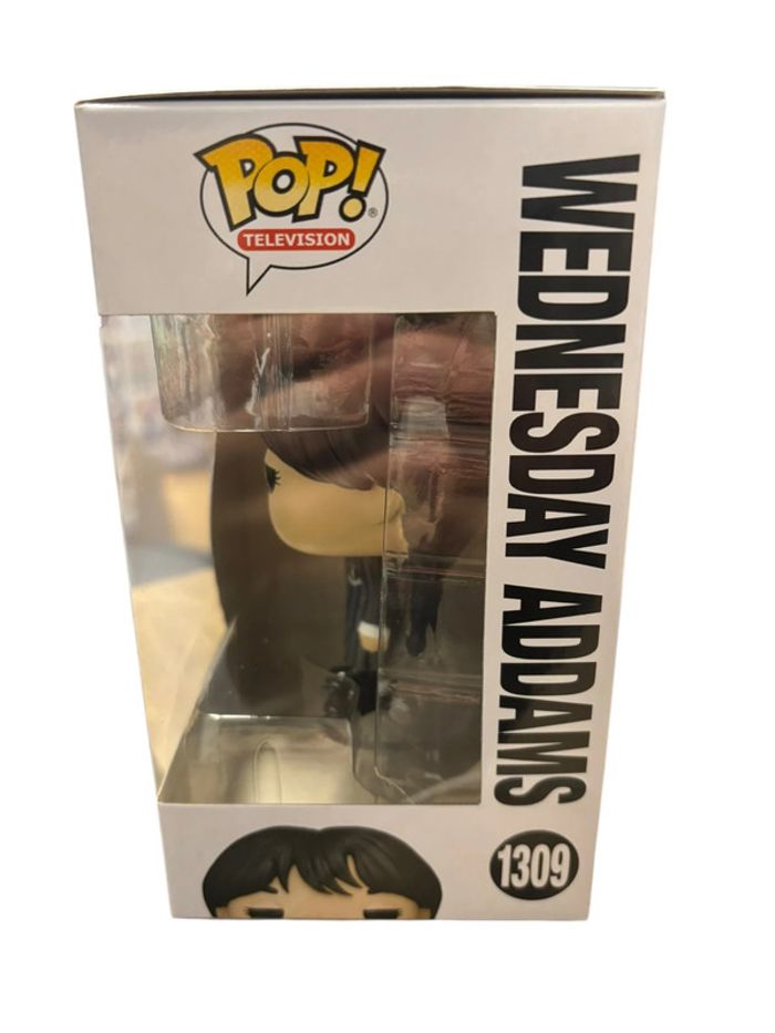 Figurine Funko Pop Wednesday / Mercredi Wednesday Addams 1309 neuf - photo numéro 4
